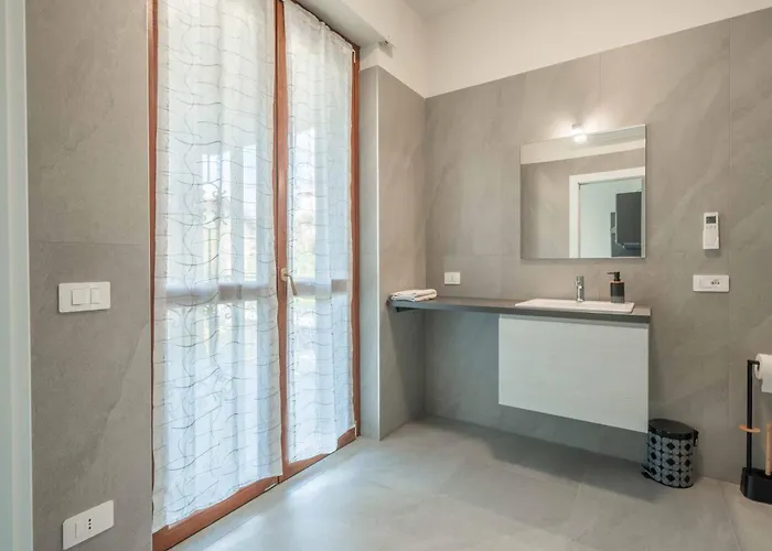 Einstein - Modern With Balcony Apartmán