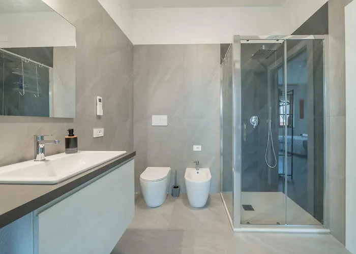 Apartmán Einstein - Modern With Balcony *