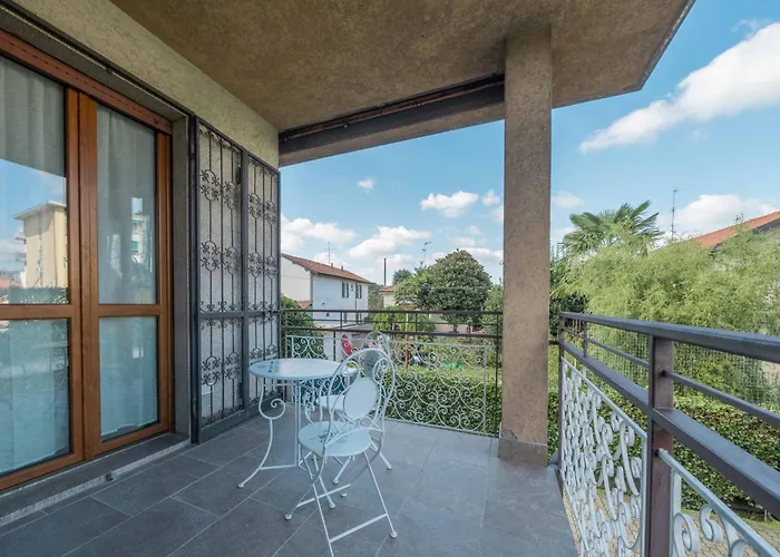 Einstein - Modern With Balcony * Somma Lombardo