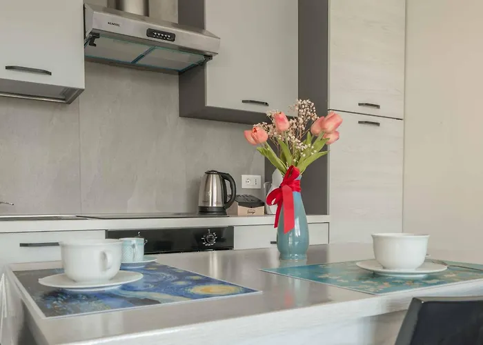 Einstein - Modern With Balcony Apartmán Somma Lombardo